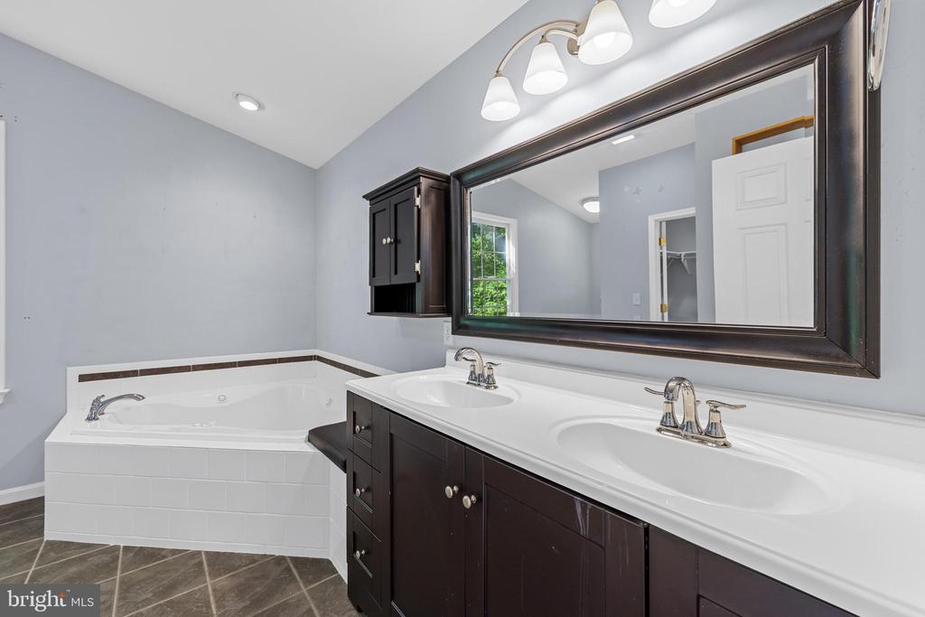 3628 S SPOTSWOOD TRL, BARBOURSVILLE, Virginia 22923, 3 Bedrooms Bedrooms, ,3 BathroomsBathrooms,Residential,3628 S SPOTSWOOD TRL,VAOR2014020 MLS # VAOR2014020