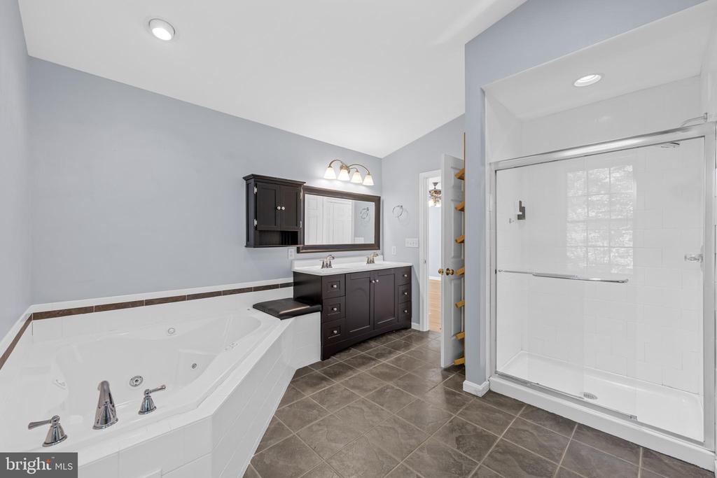 3628 S SPOTSWOOD TRL, BARBOURSVILLE, Virginia 22923, 3 Bedrooms Bedrooms, ,3 BathroomsBathrooms,Residential,3628 S SPOTSWOOD TRL,VAOR2014020 MLS # VAOR2014020