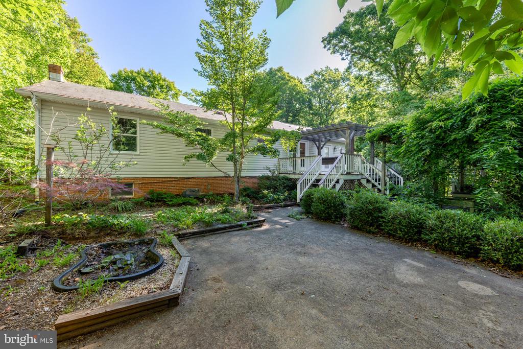 3628 S SPOTSWOOD TRL, BARBOURSVILLE, Virginia 22923, 3 Bedrooms Bedrooms, ,3 BathroomsBathrooms,Residential,3628 S SPOTSWOOD TRL,VAOR2014020 MLS # VAOR2014020