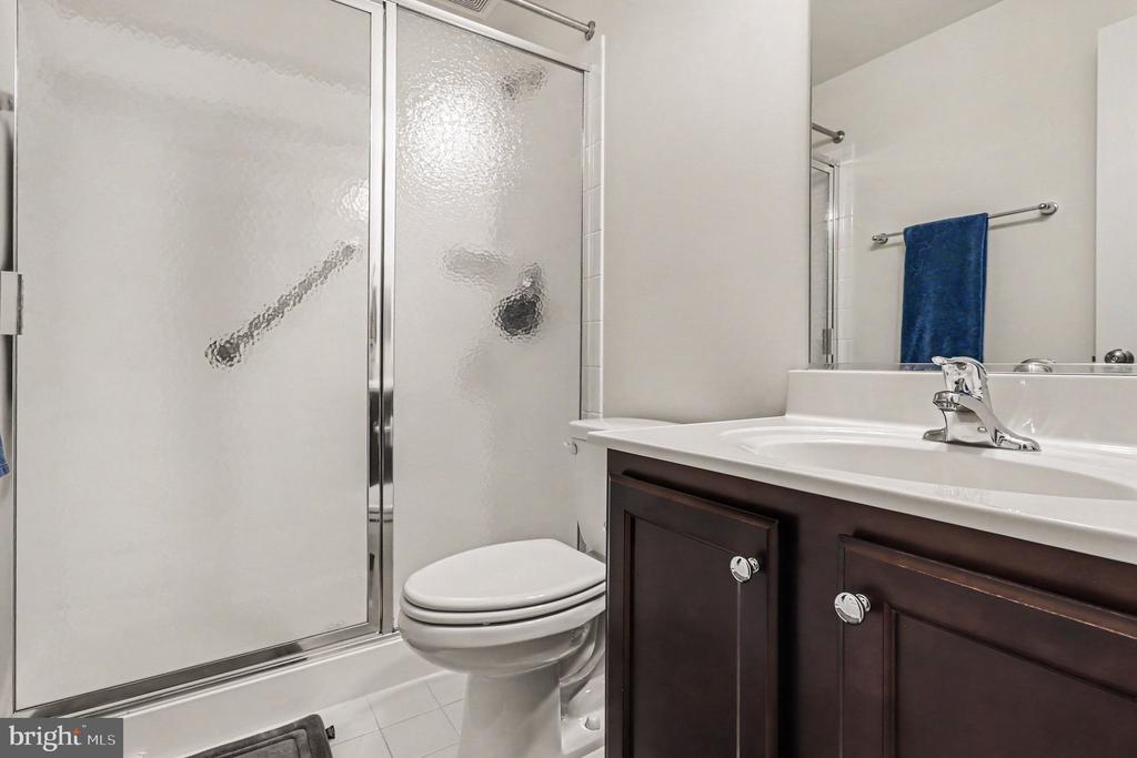 2446 TOWERING OAK CT, LOCUST GROVE, Virginia 22508, 5 Bedrooms Bedrooms, ,3 BathroomsBathrooms,Residential,2446 TOWERING OAK CT,VAOR2014108 MLS # VAOR2014108