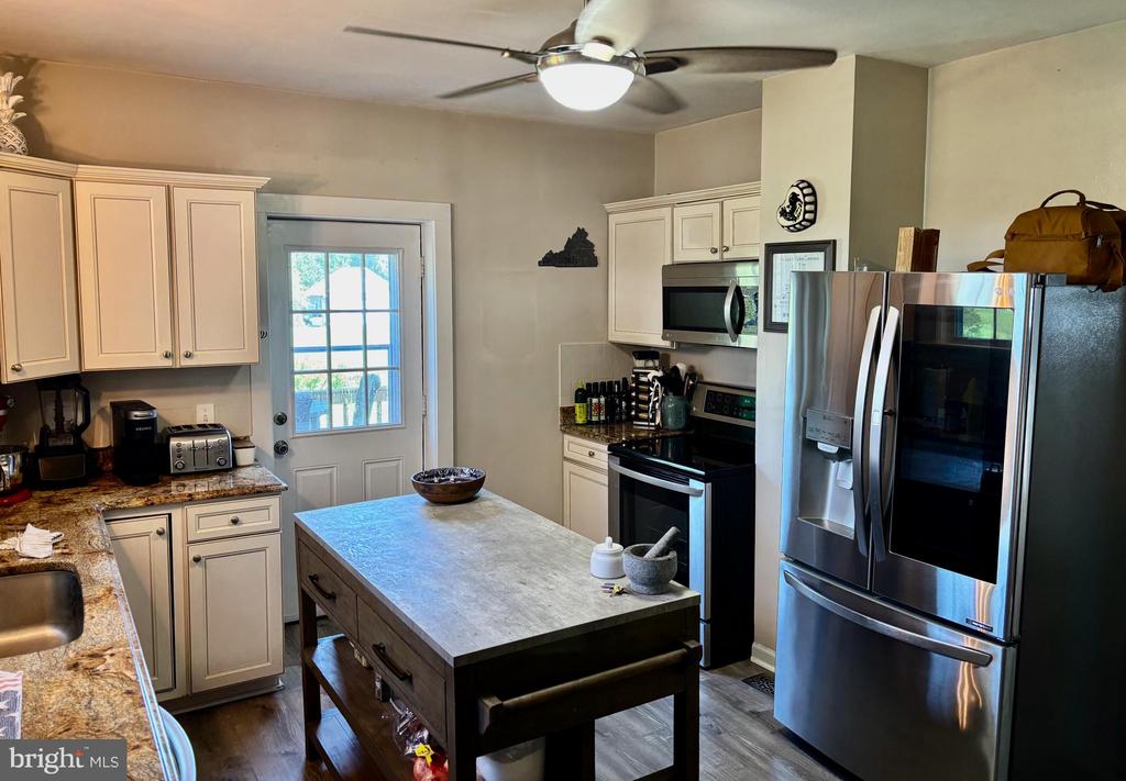 10004 PLANK RD, SPOTSYLVANIA, Virginia 22553, 4 Bedrooms Bedrooms, ,3 BathroomsBathrooms,Residential,10004 PLANK RD,VASP2041672 MLS # VASP2041672