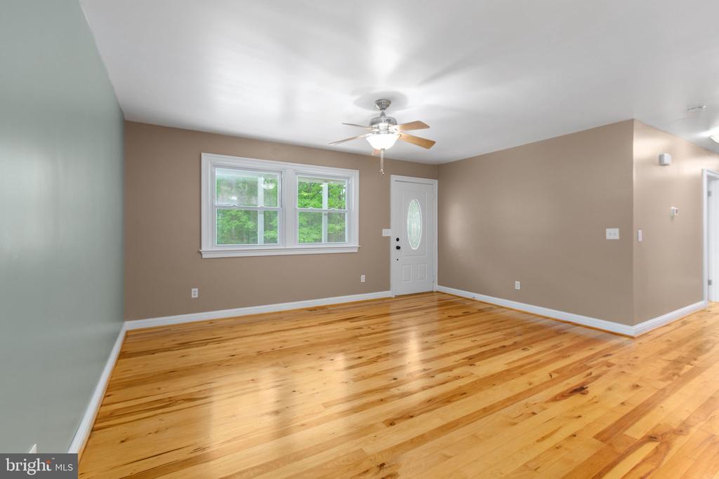 10201 MILL POND RD, SPOTSYLVANIA, Virginia 22551, 4 Bedrooms Bedrooms, ,3 BathroomsBathrooms,Residential,10201 MILL POND RD,VASP2041566 MLS # VASP2041566