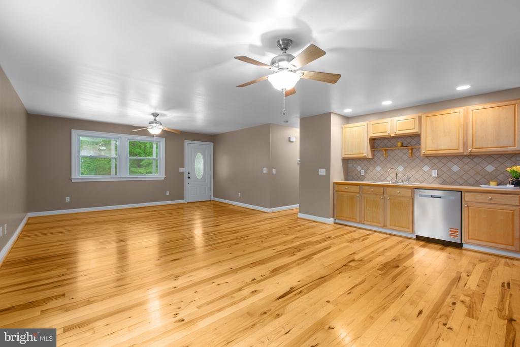 10201 MILL POND RD, SPOTSYLVANIA, Virginia 22551, 4 Bedrooms Bedrooms, ,3 BathroomsBathrooms,Residential,10201 MILL POND RD,VASP2041566 MLS # VASP2041566