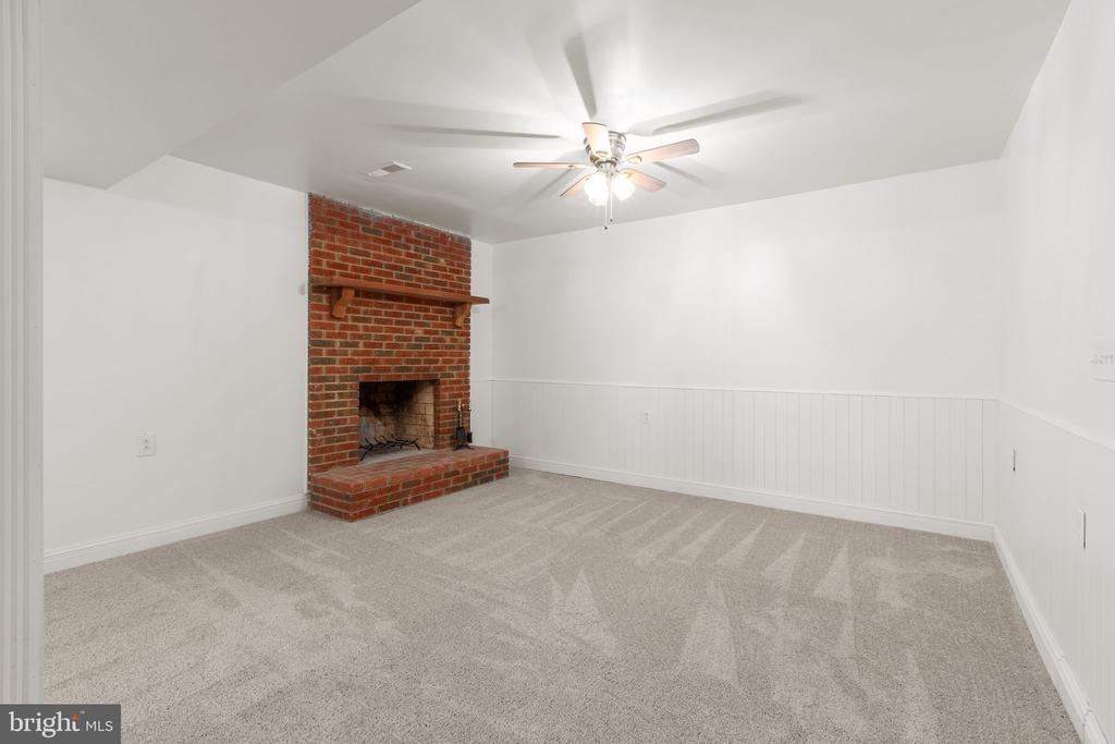 10201 MILL POND RD, SPOTSYLVANIA, Virginia 22551, 4 Bedrooms Bedrooms, ,3 BathroomsBathrooms,Residential,10201 MILL POND RD,VASP2041566 MLS # VASP2041566