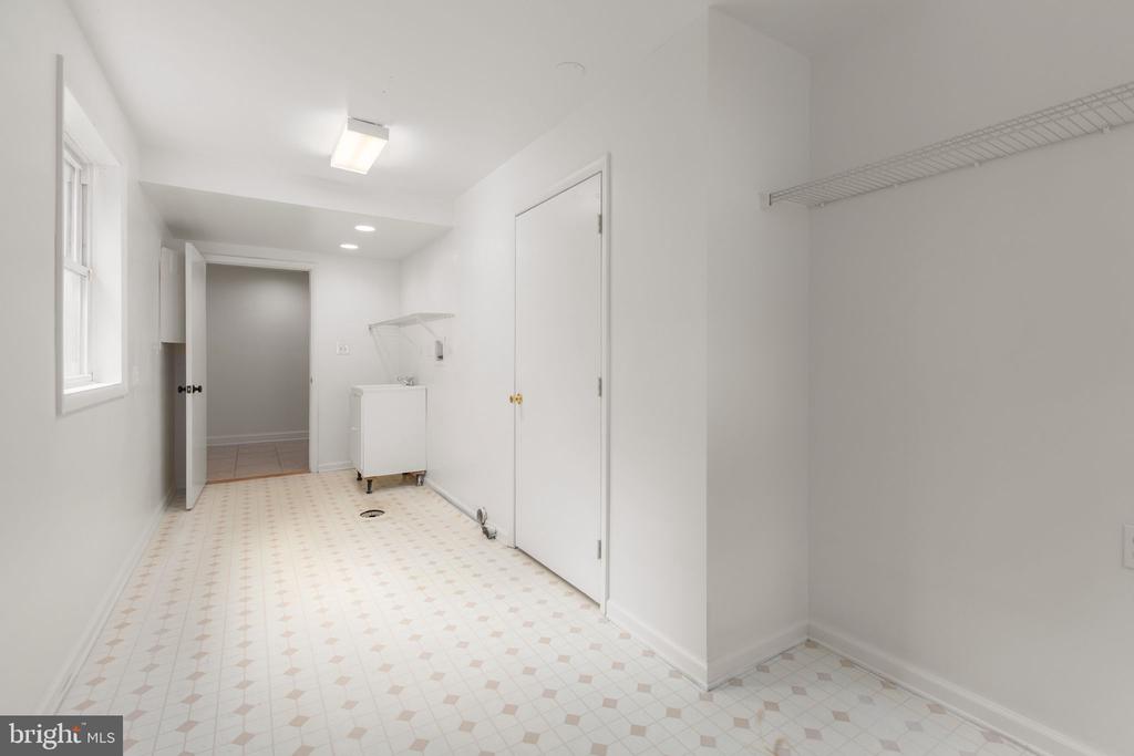 10201 MILL POND RD, SPOTSYLVANIA, Virginia 22551, 4 Bedrooms Bedrooms, ,3 BathroomsBathrooms,Residential,10201 MILL POND RD,VASP2041566 MLS # VASP2041566