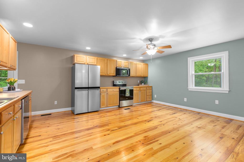 10201 MILL POND RD, SPOTSYLVANIA, Virginia 22551, 4 Bedrooms Bedrooms, ,3 BathroomsBathrooms,Residential,10201 MILL POND RD,VASP2041566 MLS # VASP2041566