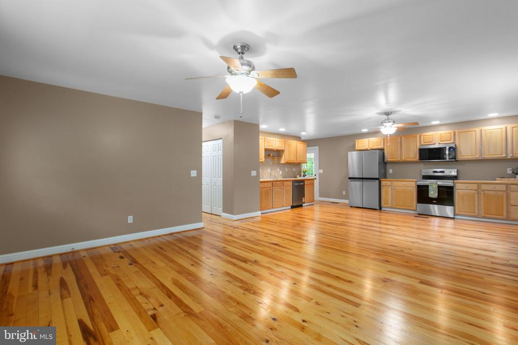 10201 MILL POND RD, SPOTSYLVANIA, Virginia 22551, 4 Bedrooms Bedrooms, ,3 BathroomsBathrooms,Residential,10201 MILL POND RD,VASP2041566 MLS # VASP2041566