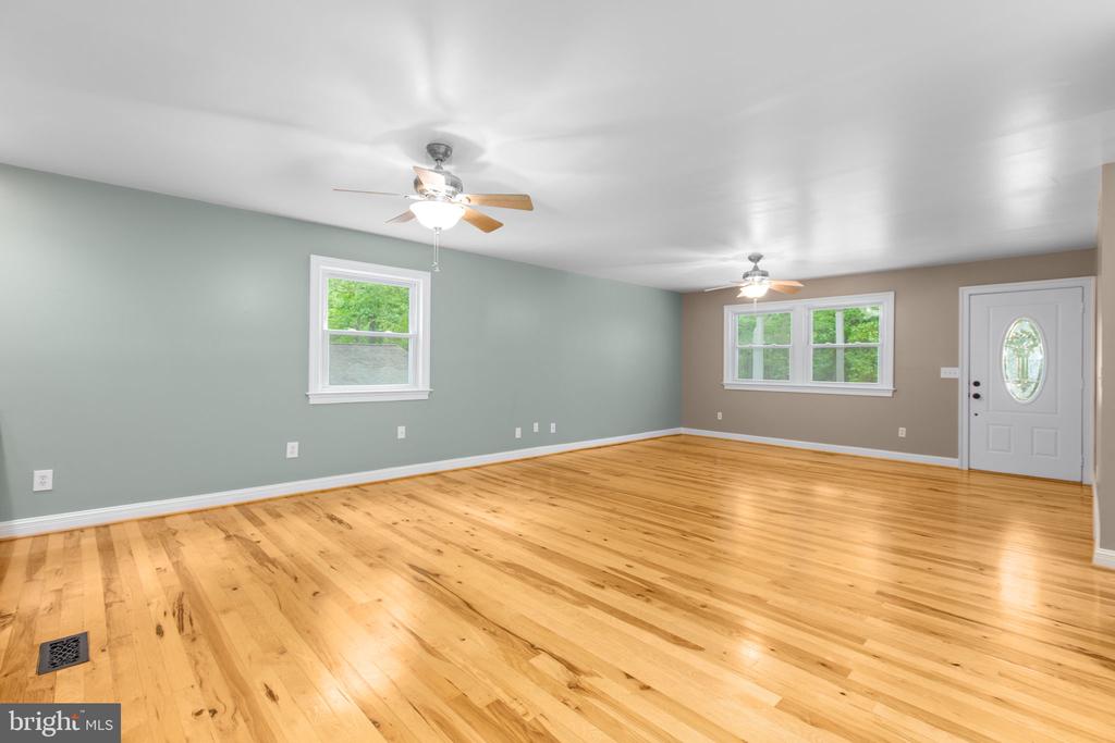10201 MILL POND RD, SPOTSYLVANIA, Virginia 22551, 4 Bedrooms Bedrooms, ,3 BathroomsBathrooms,Residential,10201 MILL POND RD,VASP2041566 MLS # VASP2041566