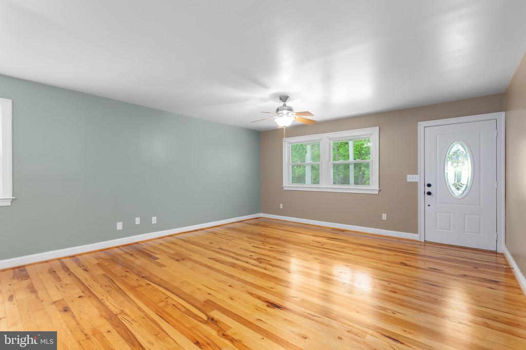 10201 MILL POND RD, SPOTSYLVANIA, Virginia 22551, 4 Bedrooms Bedrooms, ,3 BathroomsBathrooms,Residential,10201 MILL POND RD,VASP2041566 MLS # VASP2041566