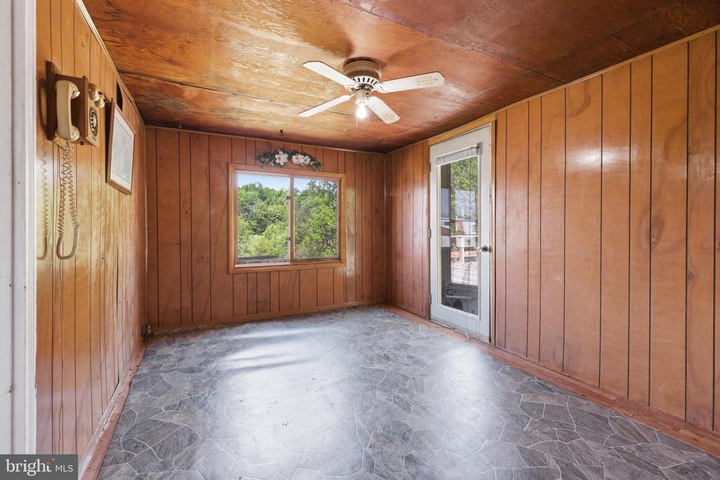 269 COMER AVE, SHENANDOAH, Virginia 22849, 2 Bedrooms Bedrooms, ,1 BathroomBathrooms,Residential,269 COMER AVE,VAPA2006404 MLS # VAPA2006404