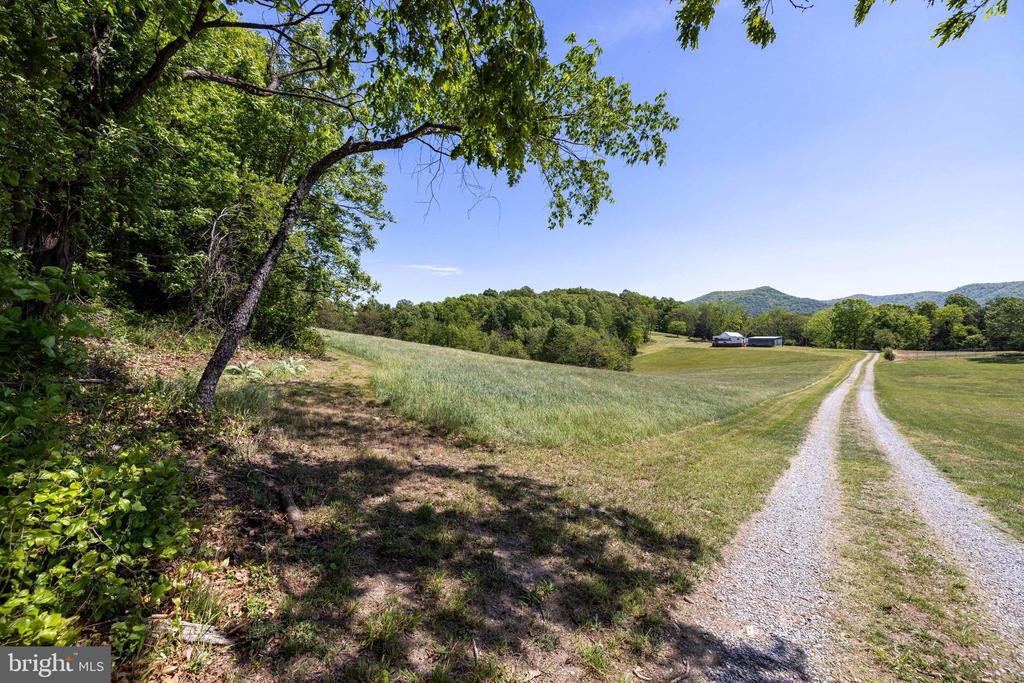 269 COMER AVE, SHENANDOAH, Virginia 22849, 2 Bedrooms Bedrooms, ,1 BathroomBathrooms,Residential,269 COMER AVE,VAPA2006404 MLS # VAPA2006404