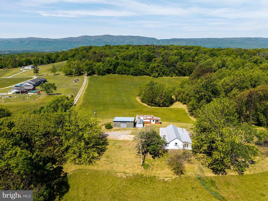 269 COMER AVE, SHENANDOAH, Virginia 22849, 2 Bedrooms Bedrooms, ,1 BathroomBathrooms,Residential,269 COMER AVE,VAPA2006404 MLS # VAPA2006404