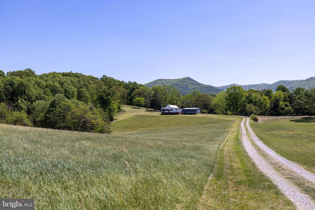 269 COMER AVE, SHENANDOAH, Virginia 22849, 2 Bedrooms Bedrooms, ,1 BathroomBathrooms,Residential,269 COMER AVE,VAPA2006404 MLS # VAPA2006404