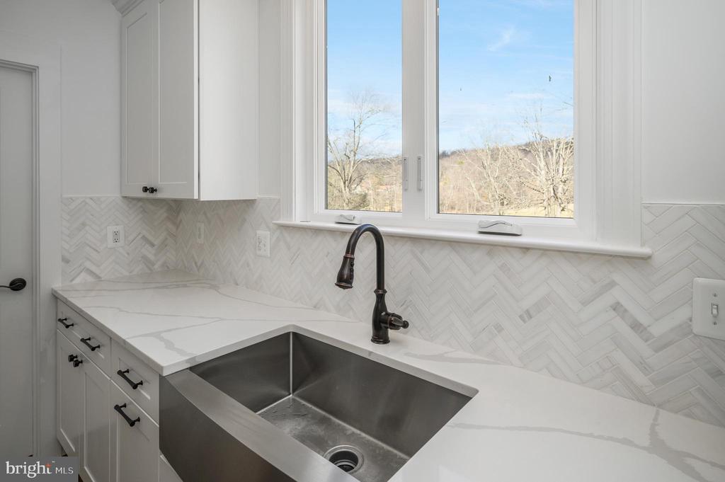 13214 BRISTOW RD, NOKESVILLE, Virginia 20181, 5 Bedrooms Bedrooms, ,4 BathroomsBathrooms,Residential,13214 BRISTOW RD,VAFQ2021926 MLS # VAFQ2021926