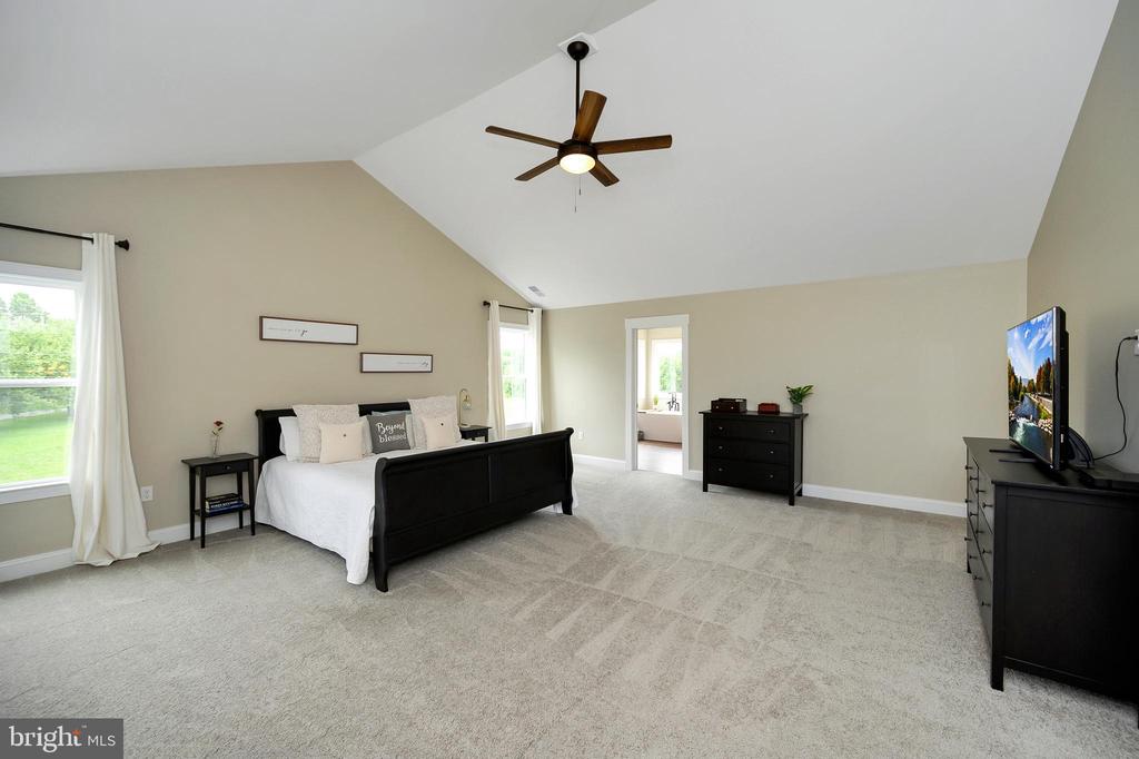 13214 BRISTOW RD, NOKESVILLE, Virginia 20181, 5 Bedrooms Bedrooms, ,4 BathroomsBathrooms,Residential,13214 BRISTOW RD,VAFQ2021926 MLS # VAFQ2021926