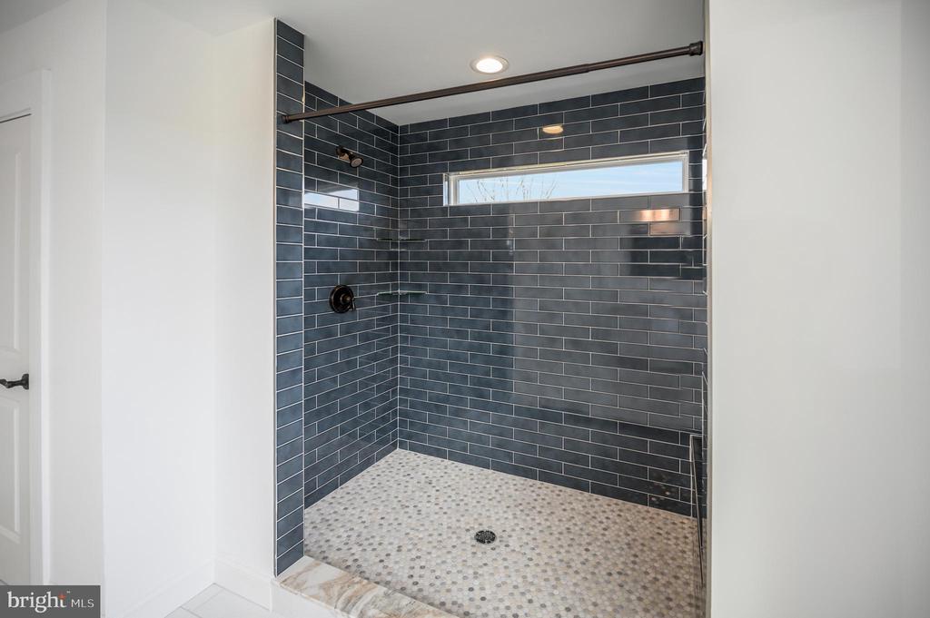 13214 BRISTOW RD, NOKESVILLE, Virginia 20181, 5 Bedrooms Bedrooms, ,4 BathroomsBathrooms,Residential,13214 BRISTOW RD,VAFQ2021926 MLS # VAFQ2021926