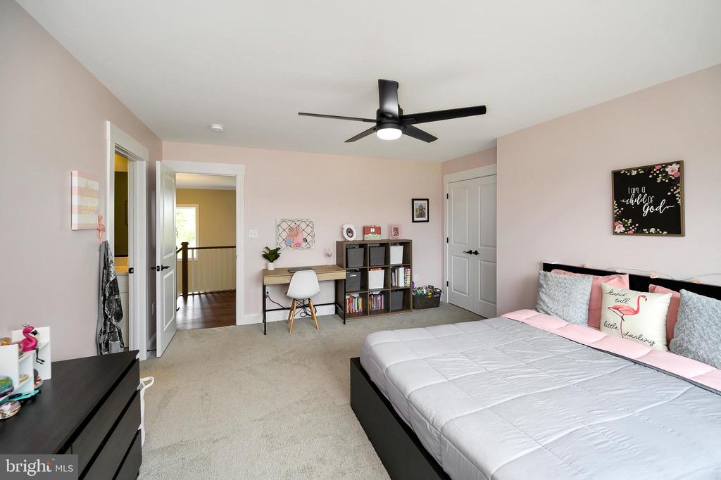 13214 BRISTOW RD, NOKESVILLE, Virginia 20181, 5 Bedrooms Bedrooms, ,4 BathroomsBathrooms,Residential,13214 BRISTOW RD,VAFQ2021926 MLS # VAFQ2021926