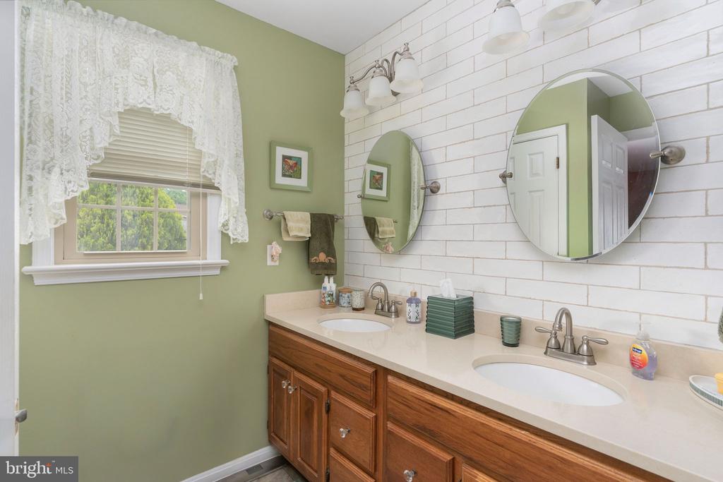 10619 HEATHER GREENS CIR, SPOTSYLVANIA, Virginia 22553, 3 Bedrooms Bedrooms, ,2 BathroomsBathrooms,Residential,10619 HEATHER GREENS CIR,VASP2040850 MLS # VASP2040850