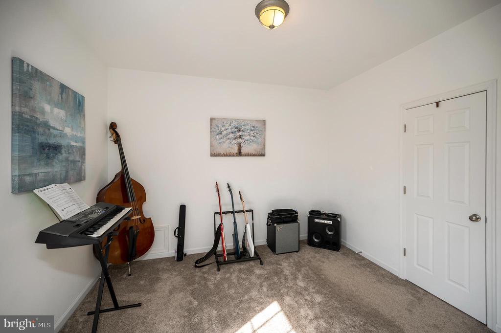 204 WAKEFIELD DR, LOCUST GROVE, Virginia 22508, 3 Bedrooms Bedrooms, ,2 BathroomsBathrooms,Residential,204 WAKEFIELD DR,VAOR2014030 MLS # VAOR2014030