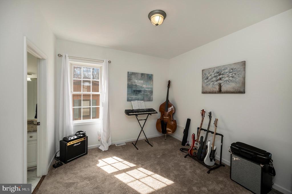 204 WAKEFIELD DR, LOCUST GROVE, Virginia 22508, 3 Bedrooms Bedrooms, ,2 BathroomsBathrooms,Residential,204 WAKEFIELD DR,VAOR2014030 MLS # VAOR2014030
