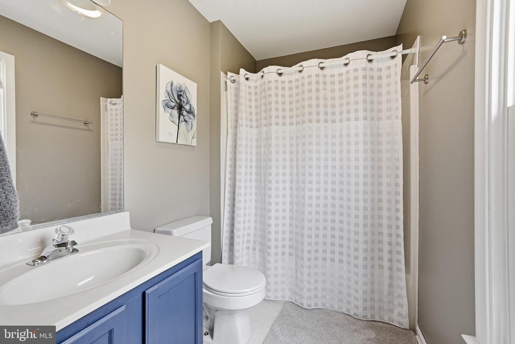 10507 HEATHER GREENS CIR, SPOTSYLVANIA, Virginia 22553, 3 Bedrooms Bedrooms, ,3 BathroomsBathrooms,Residential,10507 HEATHER GREENS CIR,VASP2041732 MLS # VASP2041732