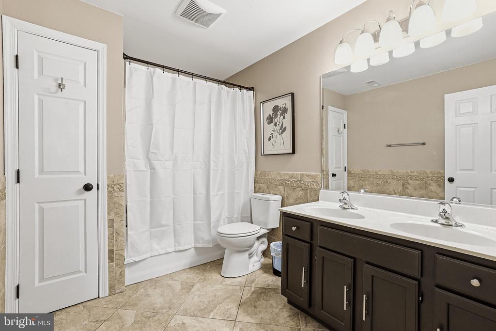 10507 HEATHER GREENS CIR, SPOTSYLVANIA, Virginia 22553, 3 Bedrooms Bedrooms, ,3 BathroomsBathrooms,Residential,10507 HEATHER GREENS CIR,VASP2041732 MLS # VASP2041732