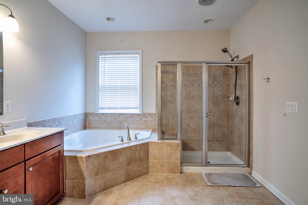 5814 NEW BERNE RD, FREDERICKSBURG, Virginia 22407, 3 Bedrooms Bedrooms, ,3 BathroomsBathrooms,Residential,5814 NEW BERNE RD,VASP2041754 MLS # VASP2041754