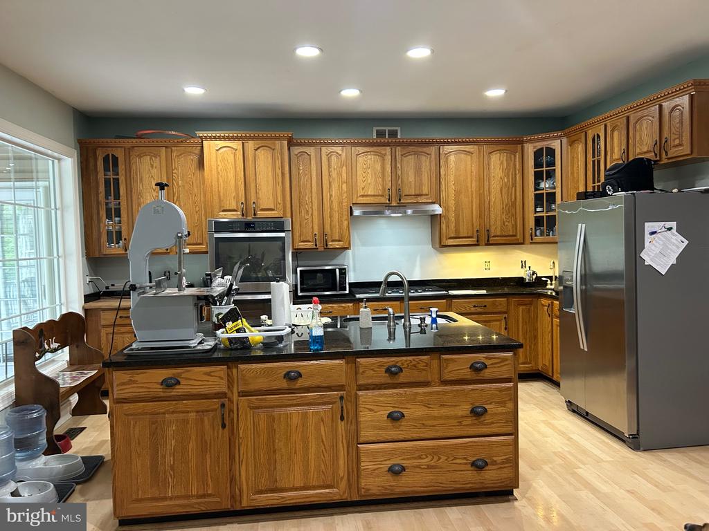 10409 LEE'S MILL RD, WARRENTON, Virginia 20186, 4 Bedrooms Bedrooms, ,6 BathroomsBathrooms,Residential,10409 LEE'S MILL RD,VAFQ2021966 MLS # VAFQ2021966