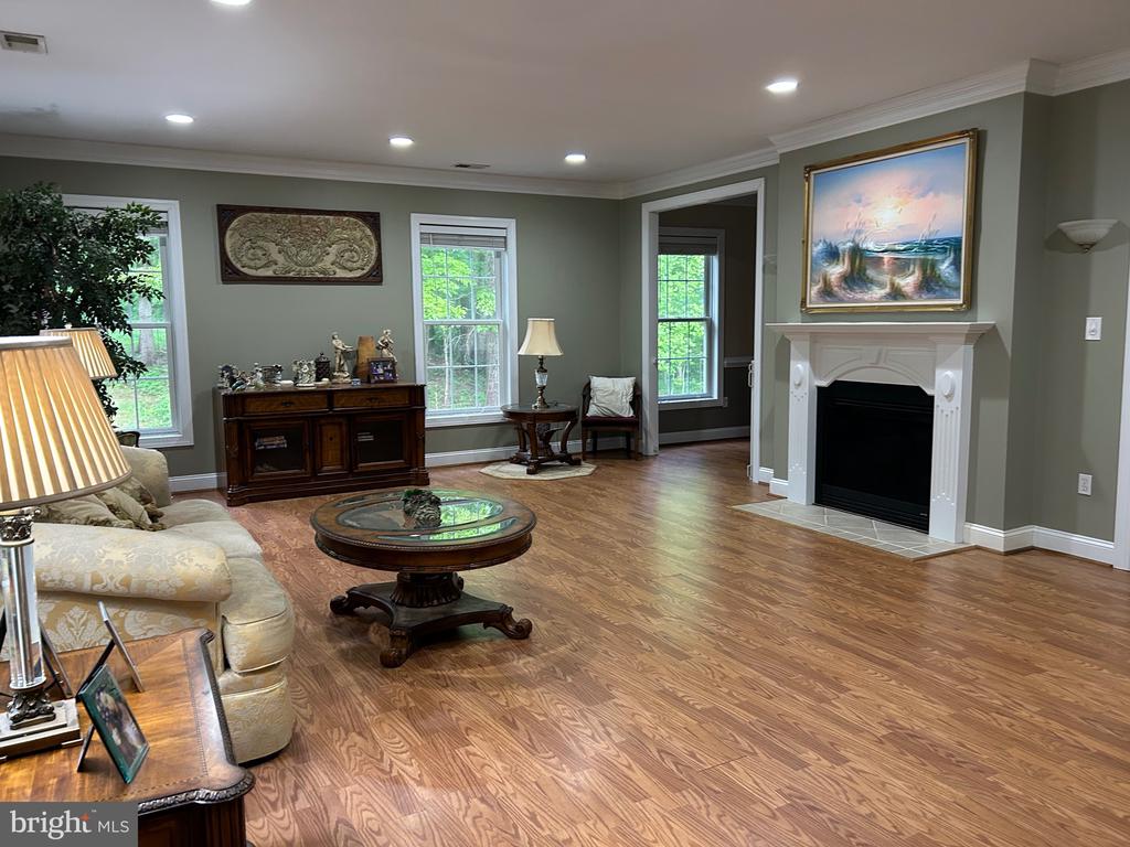 10409 LEE'S MILL RD, WARRENTON, Virginia 20186, 4 Bedrooms Bedrooms, ,6 BathroomsBathrooms,Residential,10409 LEE'S MILL RD,VAFQ2021966 MLS # VAFQ2021966