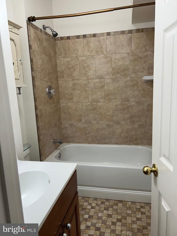 10409 LEE'S MILL RD, WARRENTON, Virginia 20186, 4 Bedrooms Bedrooms, ,6 BathroomsBathrooms,Residential,10409 LEE'S MILL RD,VAFQ2021966 MLS # VAFQ2021966