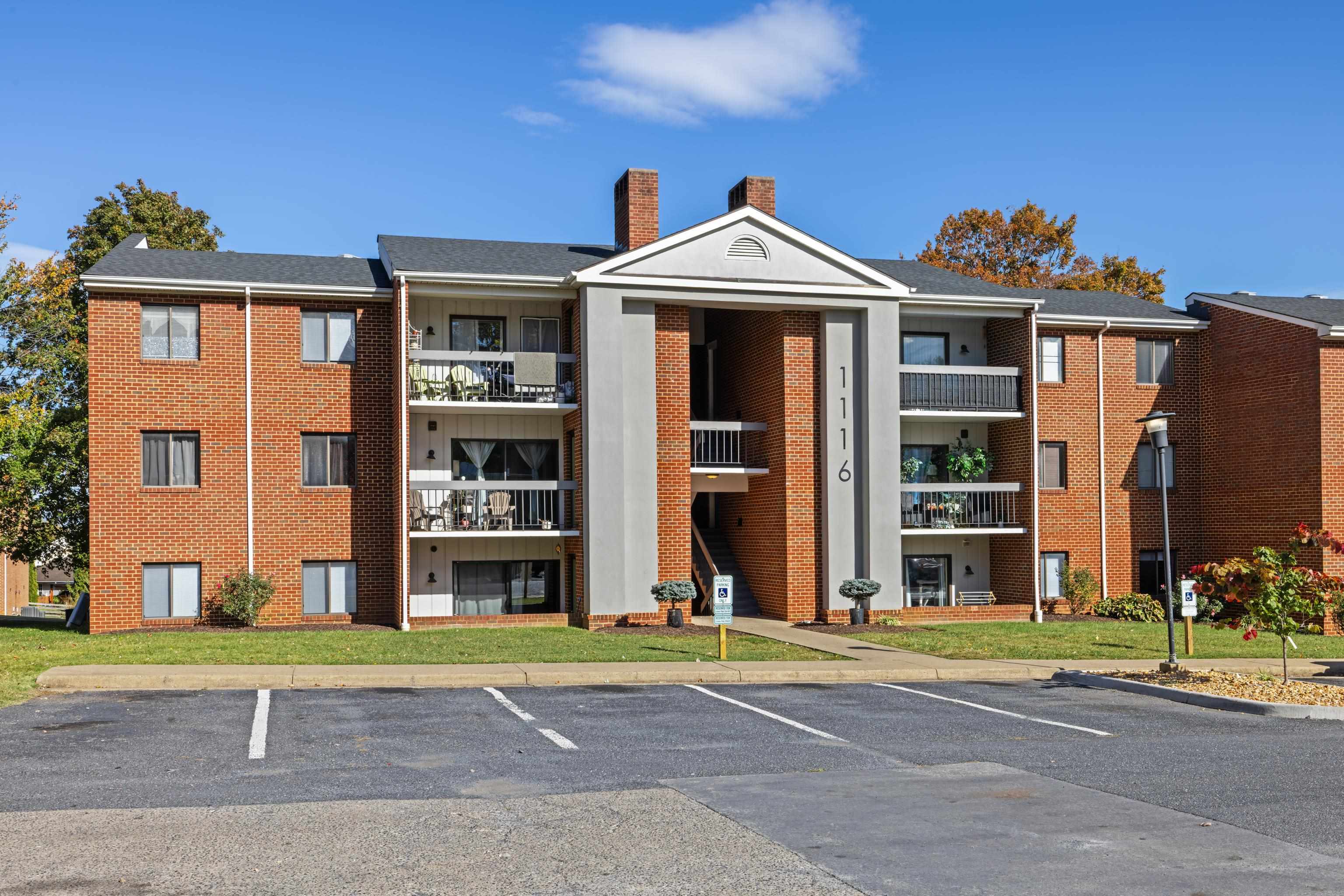 1116 BLUE RIDGE DR, HARRISONBURG, Virginia 22802, 3 Bedrooms Bedrooms, ,2 BathroomsBathrooms,Residential,1116 BLUE RIDGE DR,676903 MLS # 676903