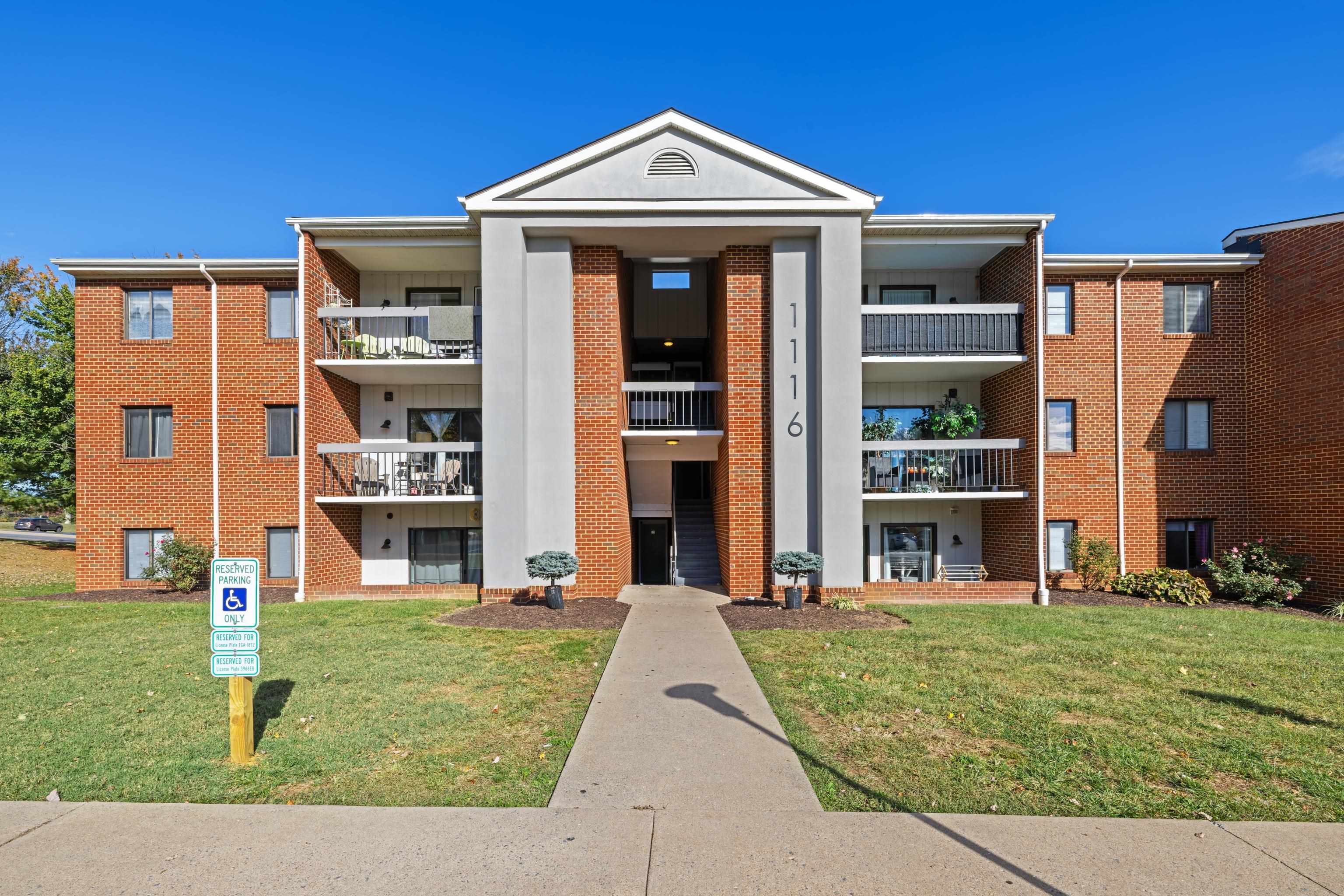 1116 BLUE RIDGE DR, HARRISONBURG, Virginia 22802, 3 Bedrooms Bedrooms, ,2 BathroomsBathrooms,Residential,1116 BLUE RIDGE DR,676903 MLS # 676903