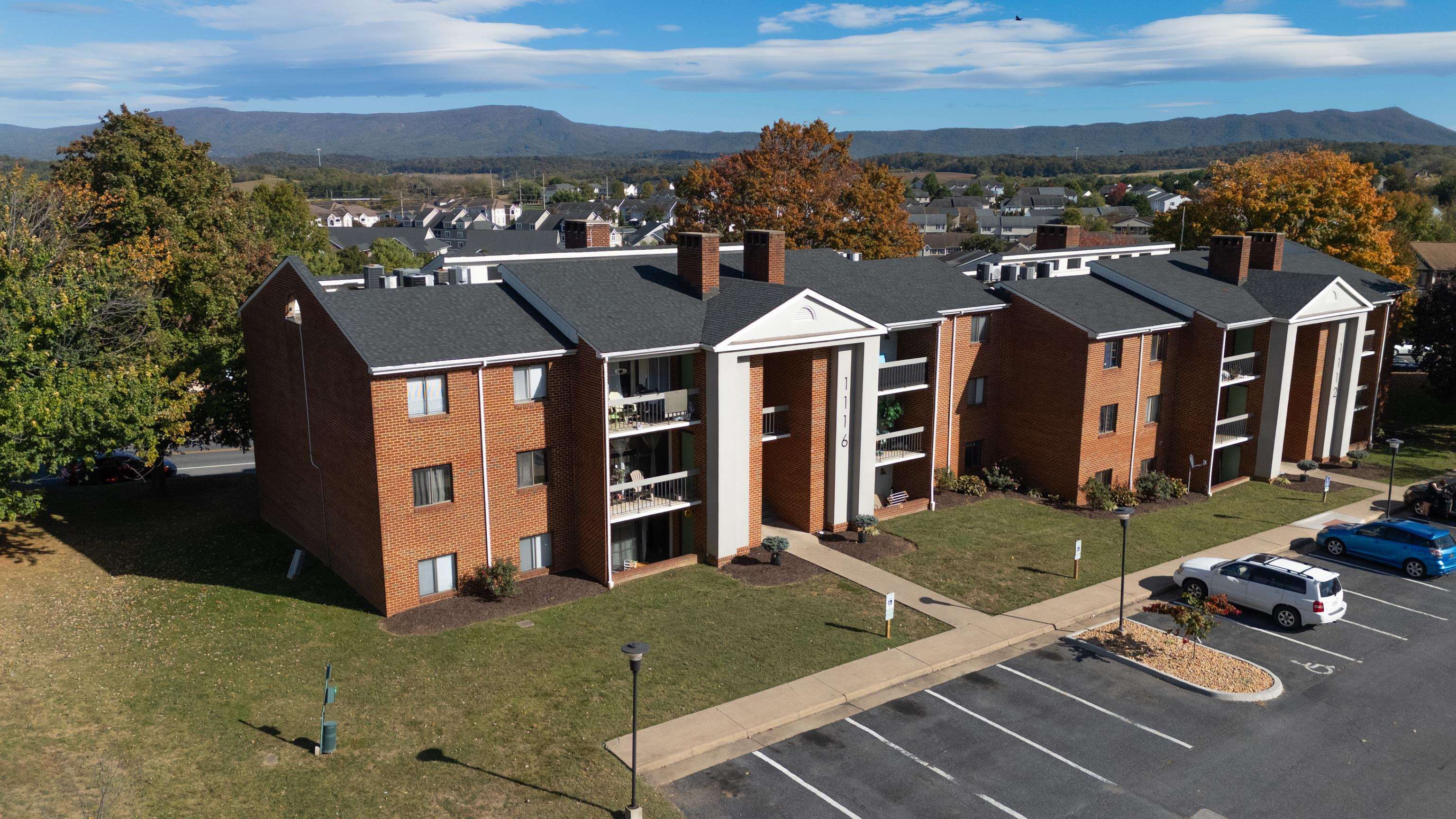 1116 BLUE RIDGE DR, HARRISONBURG, Virginia 22802, 3 Bedrooms Bedrooms, ,2 BathroomsBathrooms,Residential,1116 BLUE RIDGE DR,676903 MLS # 676903