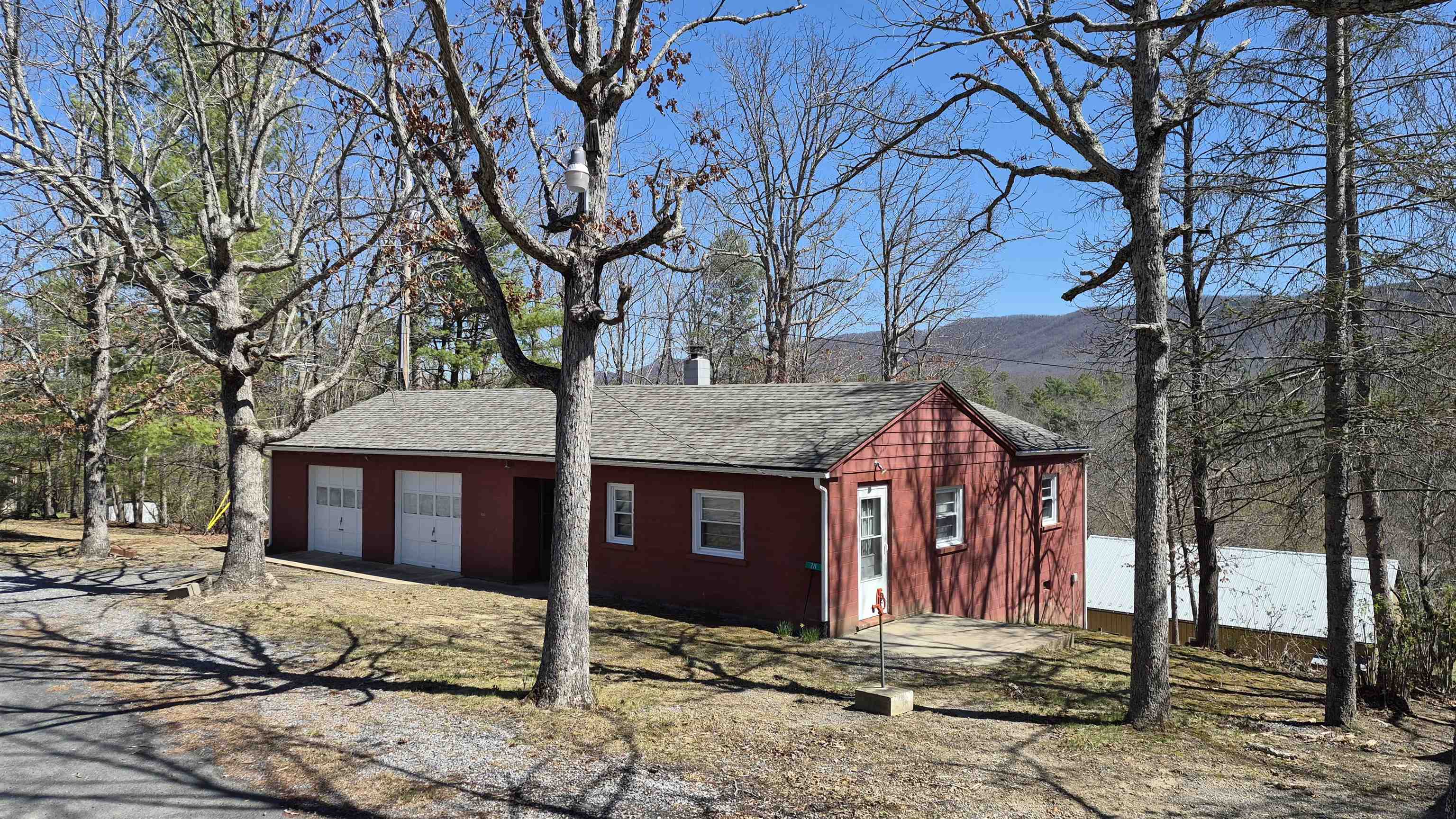 211 WATERTANK RD, MILLBORO, Virginia 24460, 2 Bedrooms Bedrooms, ,1 BathroomBathrooms,Residential,