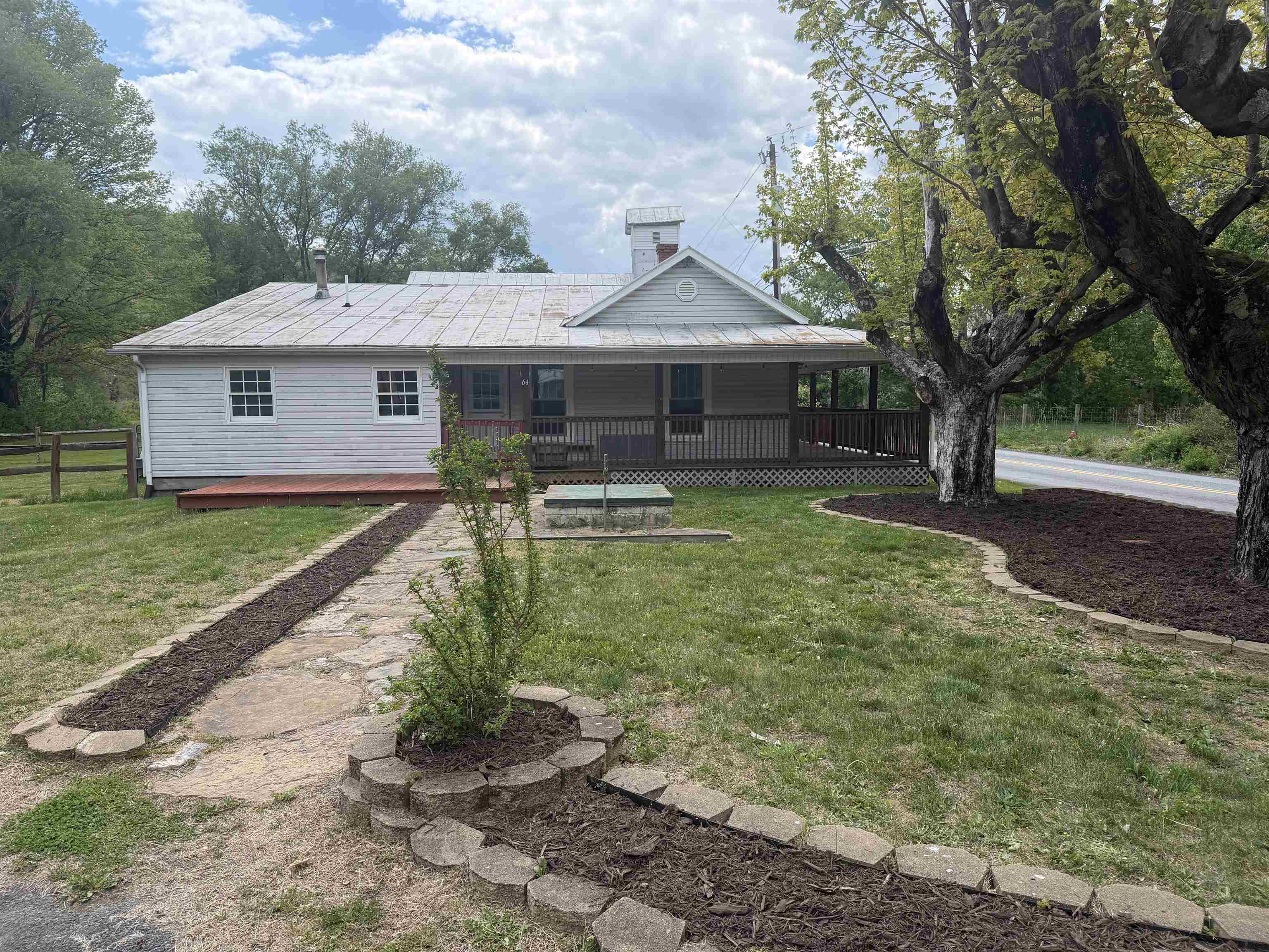 64 AUGUSTA SPRINGS RD, CRAIGSVILLE, Virginia 24401, 3 Bedrooms Bedrooms, ,1 BathroomBathrooms,Residential,062A 1 65 062A 1 66 062A 1 62A,64 AUGUSTA SPRINGS RD,676922 MLS # 676922