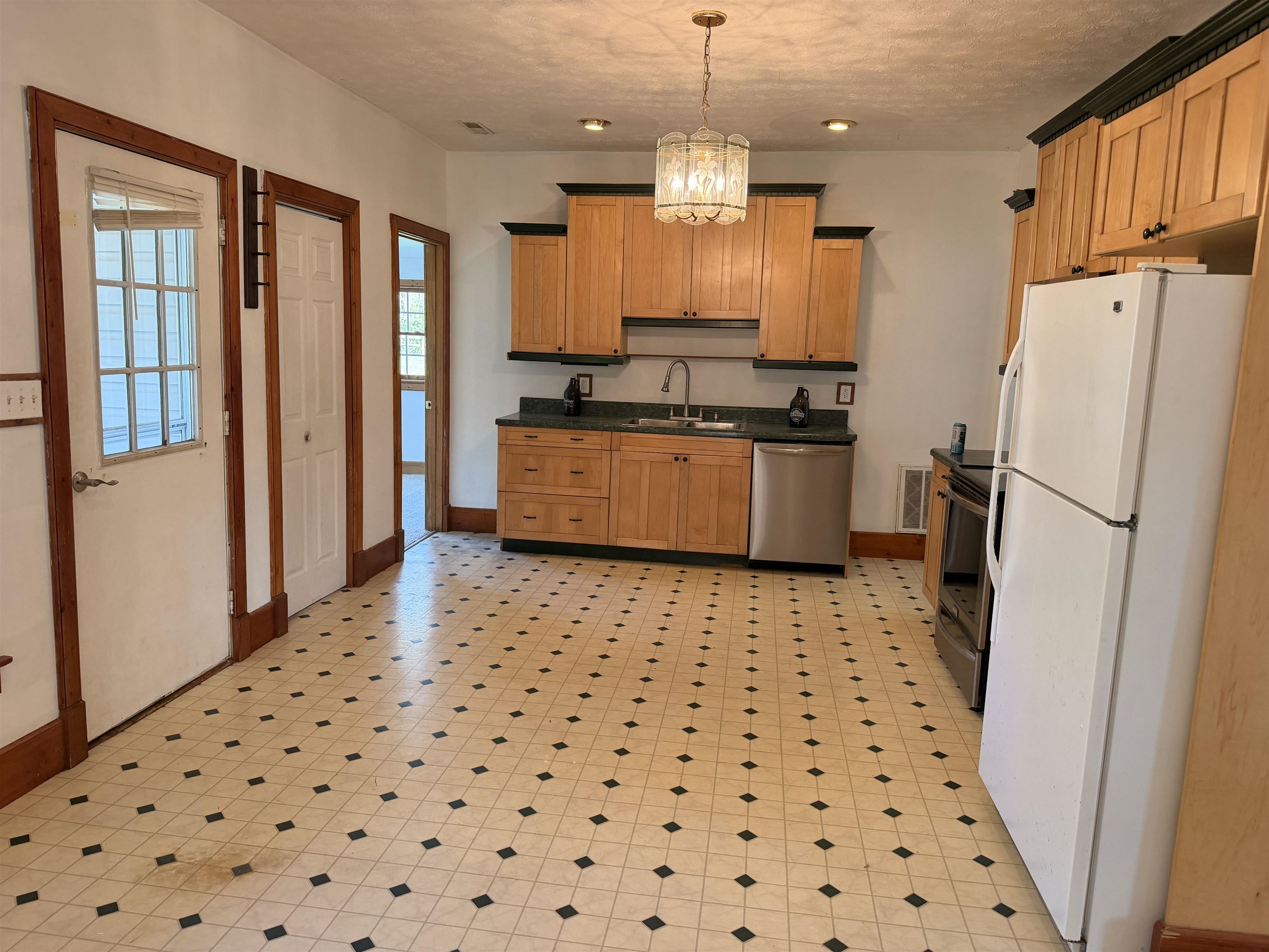 64 AUGUSTA SPRINGS RD, CRAIGSVILLE, Virginia 24401, 3 Bedrooms Bedrooms, ,1 BathroomBathrooms,Residential,062A 1 65 062A 1 66 062A 1 62A,64 AUGUSTA SPRINGS RD,676922 MLS # 676922