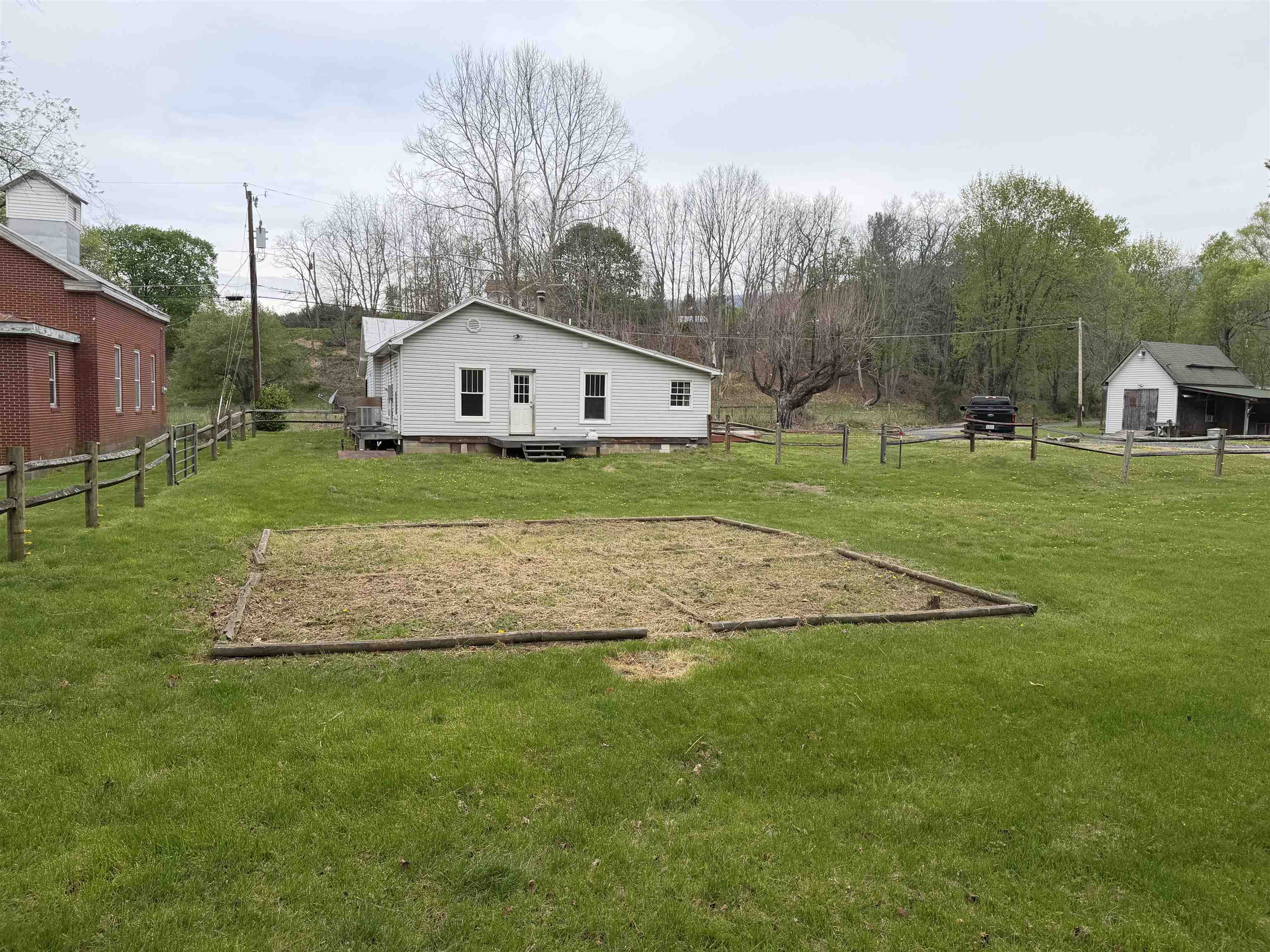64 AUGUSTA SPRINGS RD, CRAIGSVILLE, Virginia 24401, 3 Bedrooms Bedrooms, ,1 BathroomBathrooms,Residential,062A 1 65 062A 1 66 062A 1 62A,64 AUGUSTA SPRINGS RD,676922 MLS # 676922
