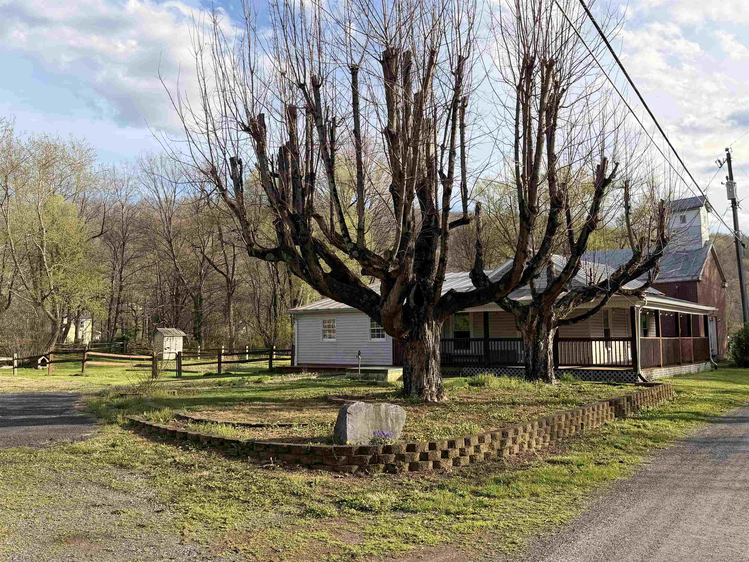 64 AUGUSTA SPRINGS RD, CRAIGSVILLE, Virginia 24401, 3 Bedrooms Bedrooms, ,1 BathroomBathrooms,Residential,062A 1 65 062A 1 66 062A 1 62A,64 AUGUSTA SPRINGS RD,676922 MLS # 676922