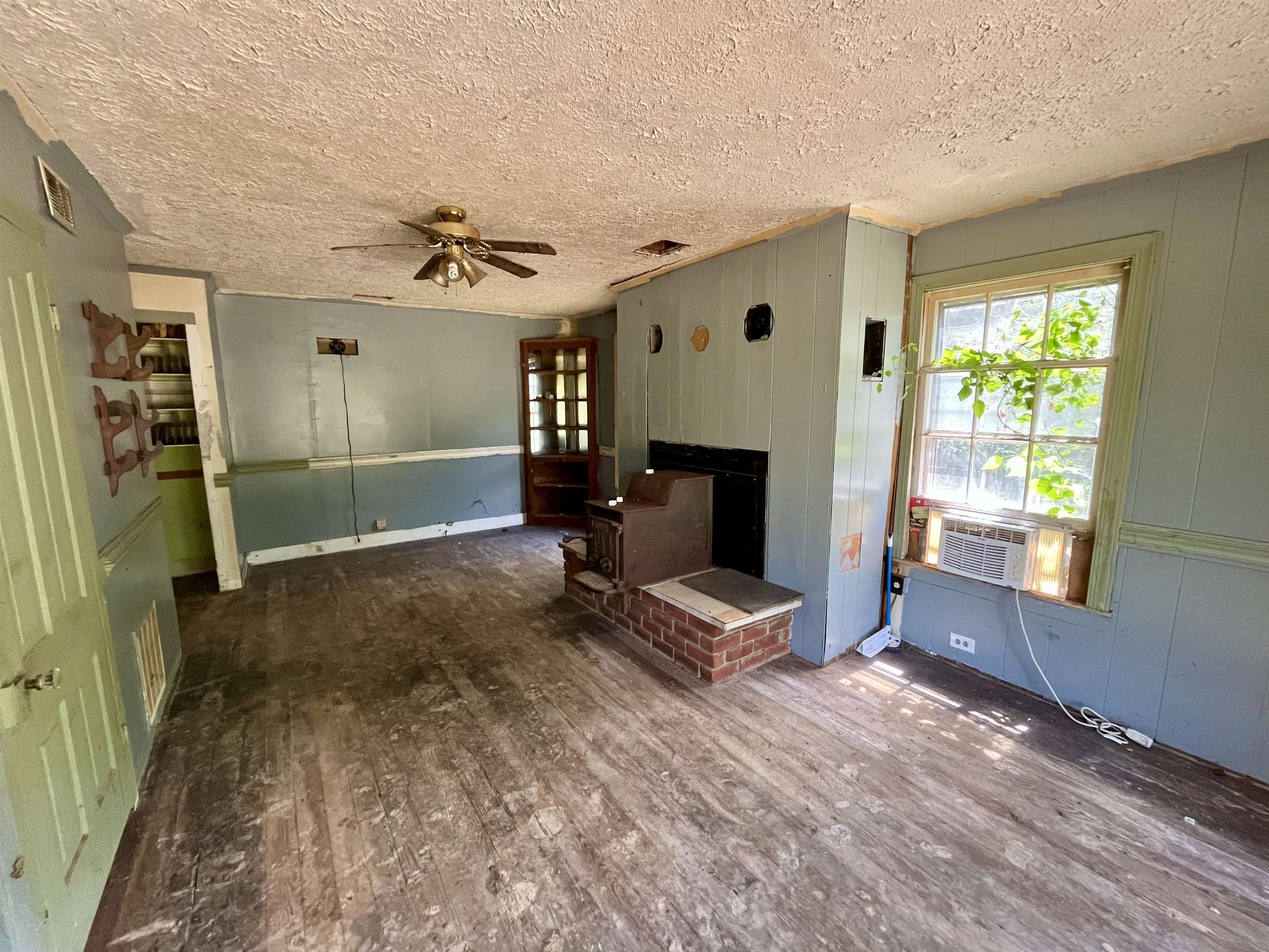 5003 ALBERENE RD, NORTH GARDEN, Virginia 22959, 2 Bedrooms Bedrooms, ,1 BathroomBathrooms,Residential,5003 ALBERENE RD,676933 MLS # 676933 5003 ALBERENE RD, NORTH GARDEN, Virginia 22959, 2 Bedrooms Bedrooms, ,1 BathroomBathrooms,Residential,5003 ALBERENE RD,676933 MLS # 676933
