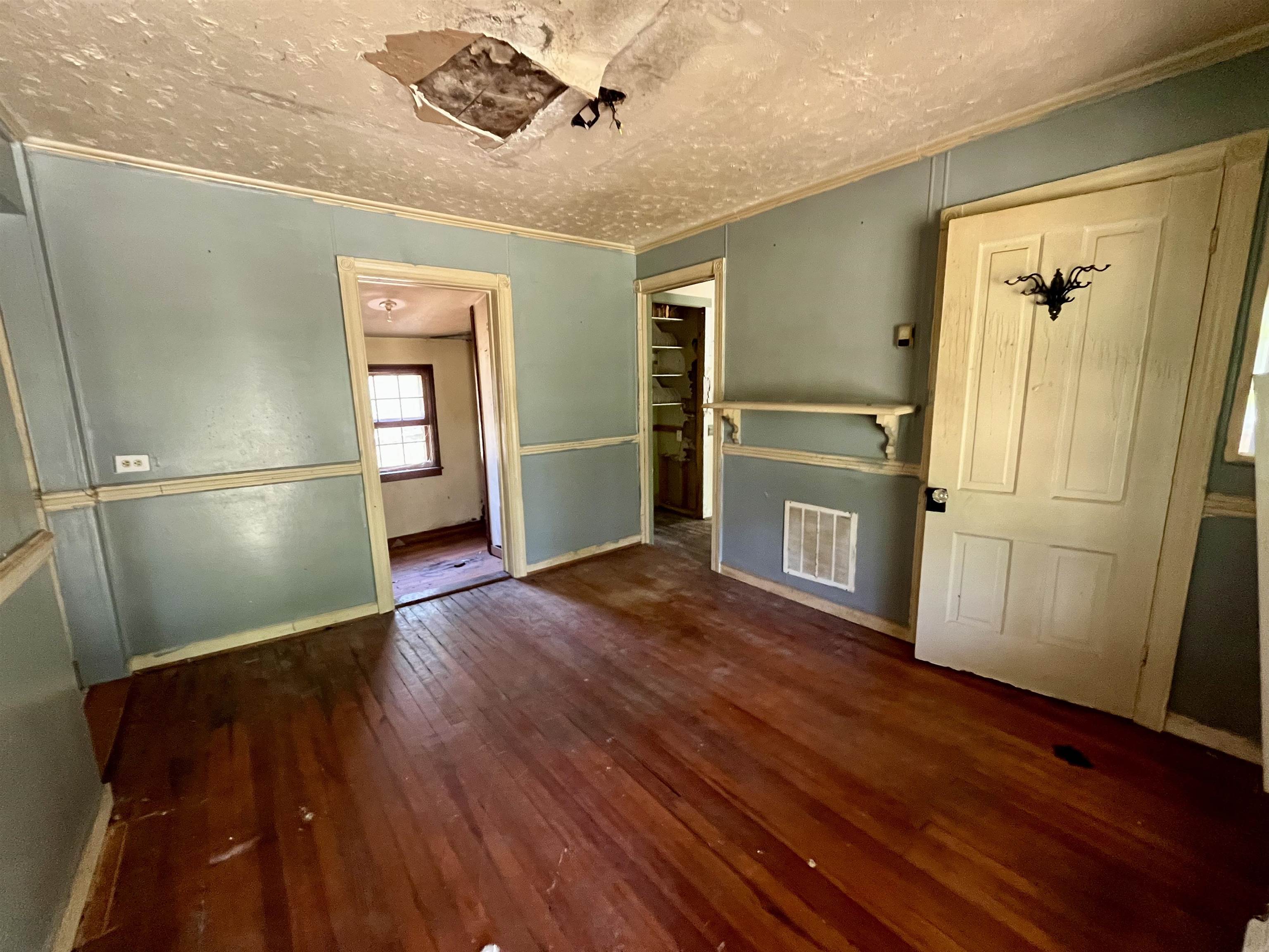 5003 ALBERENE RD, NORTH GARDEN, Virginia 22959, 2 Bedrooms Bedrooms, ,1 BathroomBathrooms,Residential,5003 ALBERENE RD,676933 MLS # 676933 5003 ALBERENE RD, NORTH GARDEN, Virginia 22959, 2 Bedrooms Bedrooms, ,1 BathroomBathrooms,Residential,5003 ALBERENE RD,676933 MLS # 676933