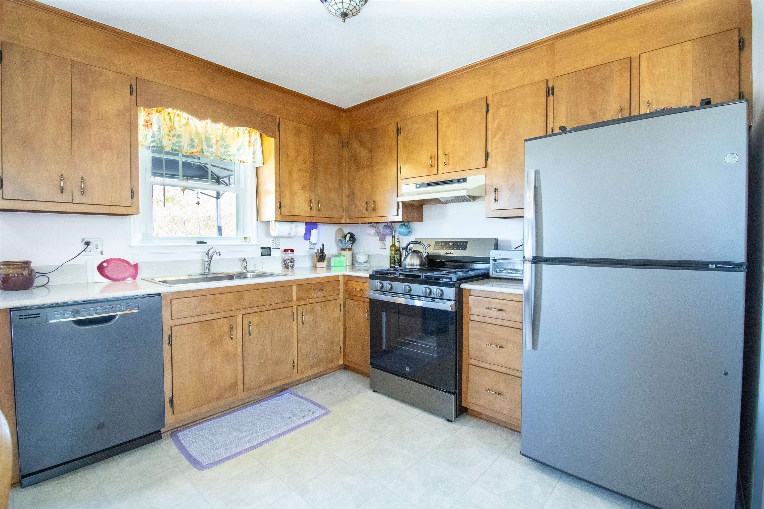 129 GREENVIEW DR, STAUNTON, Virginia 24401, 3 Bedrooms Bedrooms, ,2 BathroomsBathrooms,Residential,129 GREENVIEW DR,676934 MLS # 676934