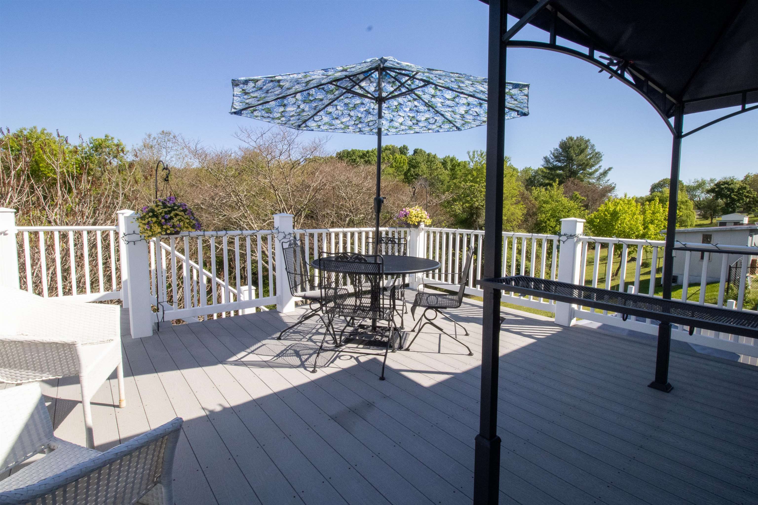 129 GREENVIEW DR, STAUNTON, Virginia 24401, 3 Bedrooms Bedrooms, ,2 BathroomsBathrooms,Residential,129 GREENVIEW DR,676934 MLS # 676934