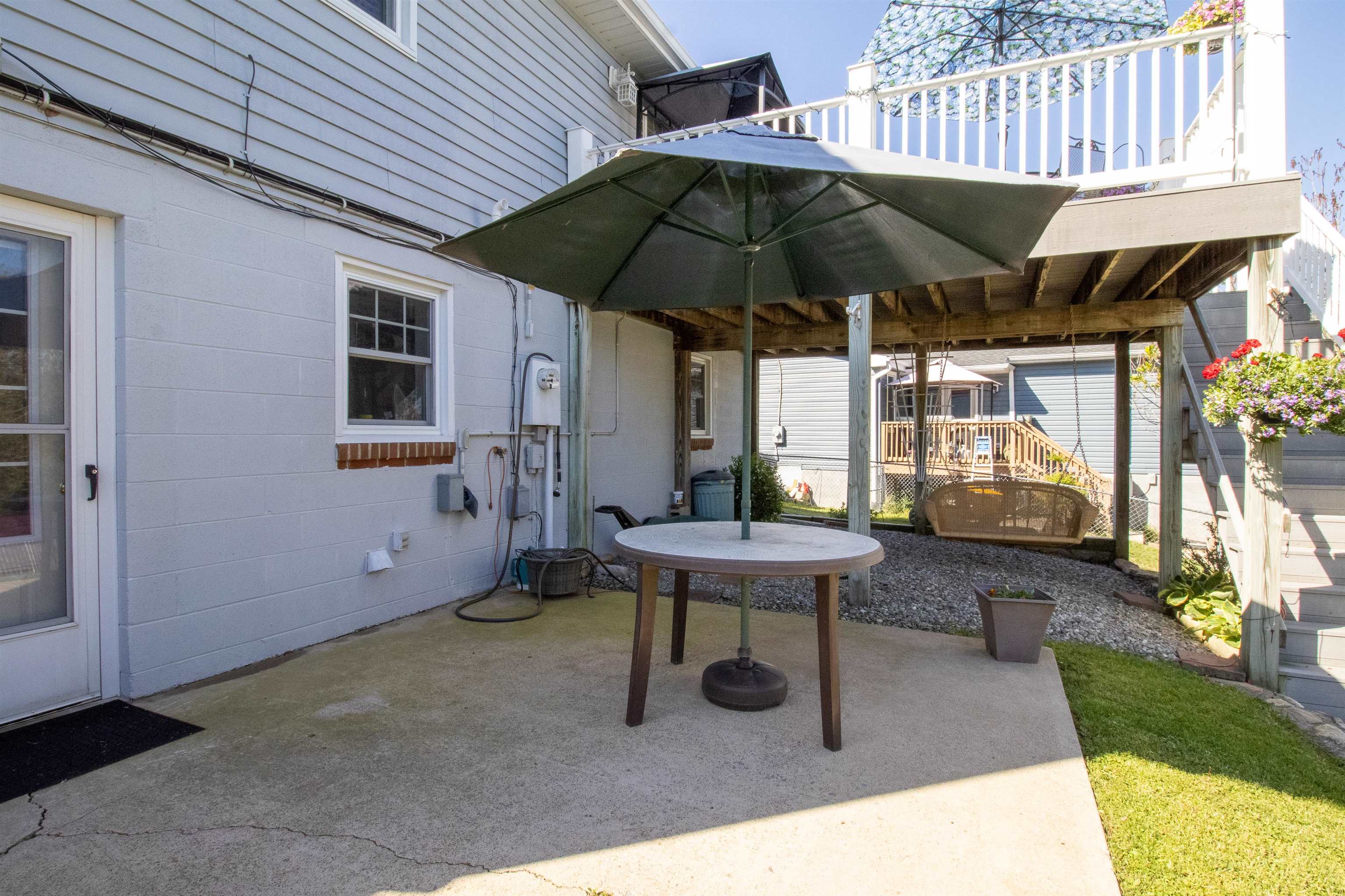 129 GREENVIEW DR, STAUNTON, Virginia 24401, 3 Bedrooms Bedrooms, ,2 BathroomsBathrooms,Residential,129 GREENVIEW DR,676934 MLS # 676934