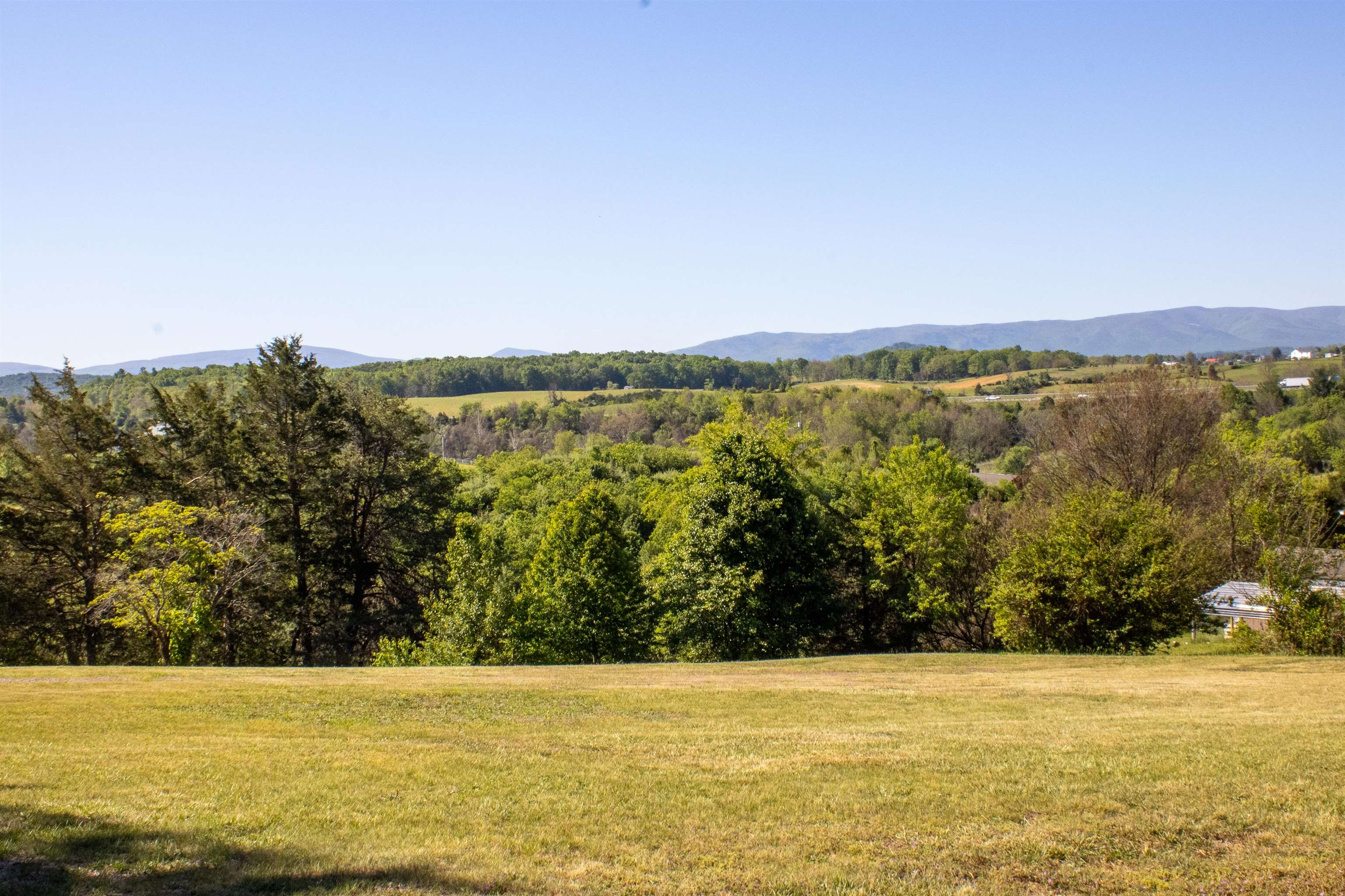 129 GREENVIEW DR, STAUNTON, Virginia 24401, 3 Bedrooms Bedrooms, ,2 BathroomsBathrooms,Residential,129 GREENVIEW DR,676934 MLS # 676934