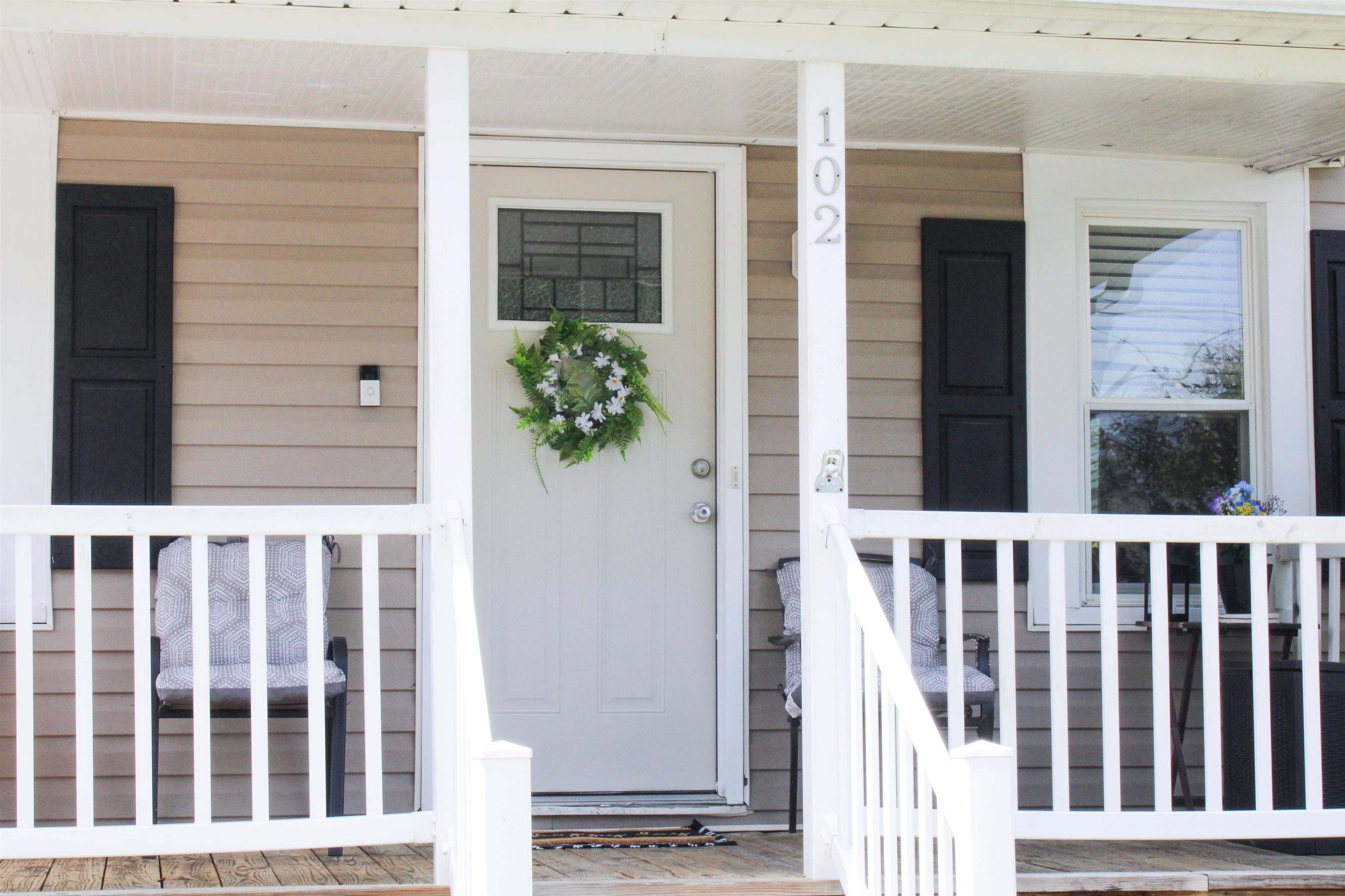 102 EAST AVE, STAUNTON, Virginia 24401, 2 Bedrooms Bedrooms, ,1 BathroomBathrooms,Residential,102 EAST AVE,676940 MLS # 676940