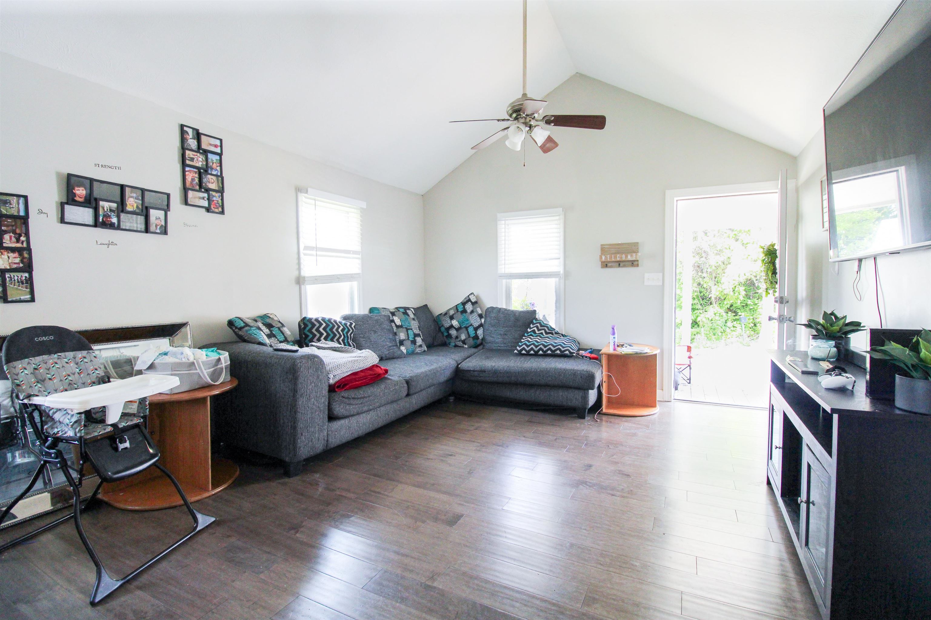 102 EAST AVE, STAUNTON, Virginia 24401, 2 Bedrooms Bedrooms, ,1 BathroomBathrooms,Residential,102 EAST AVE,676940 MLS # 676940