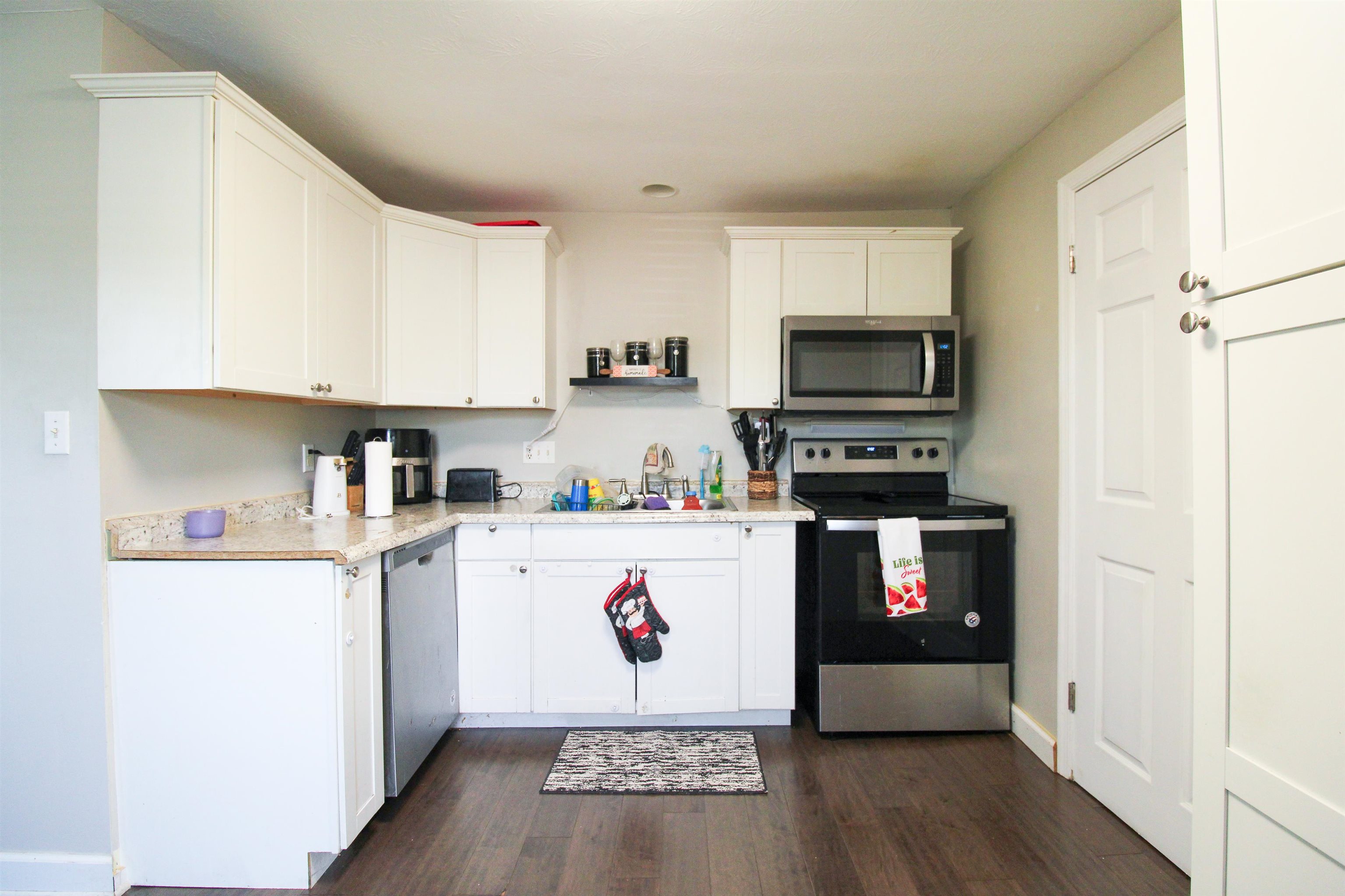 102 EAST AVE, STAUNTON, Virginia 24401, 2 Bedrooms Bedrooms, ,1 BathroomBathrooms,Residential,102 EAST AVE,676940 MLS # 676940