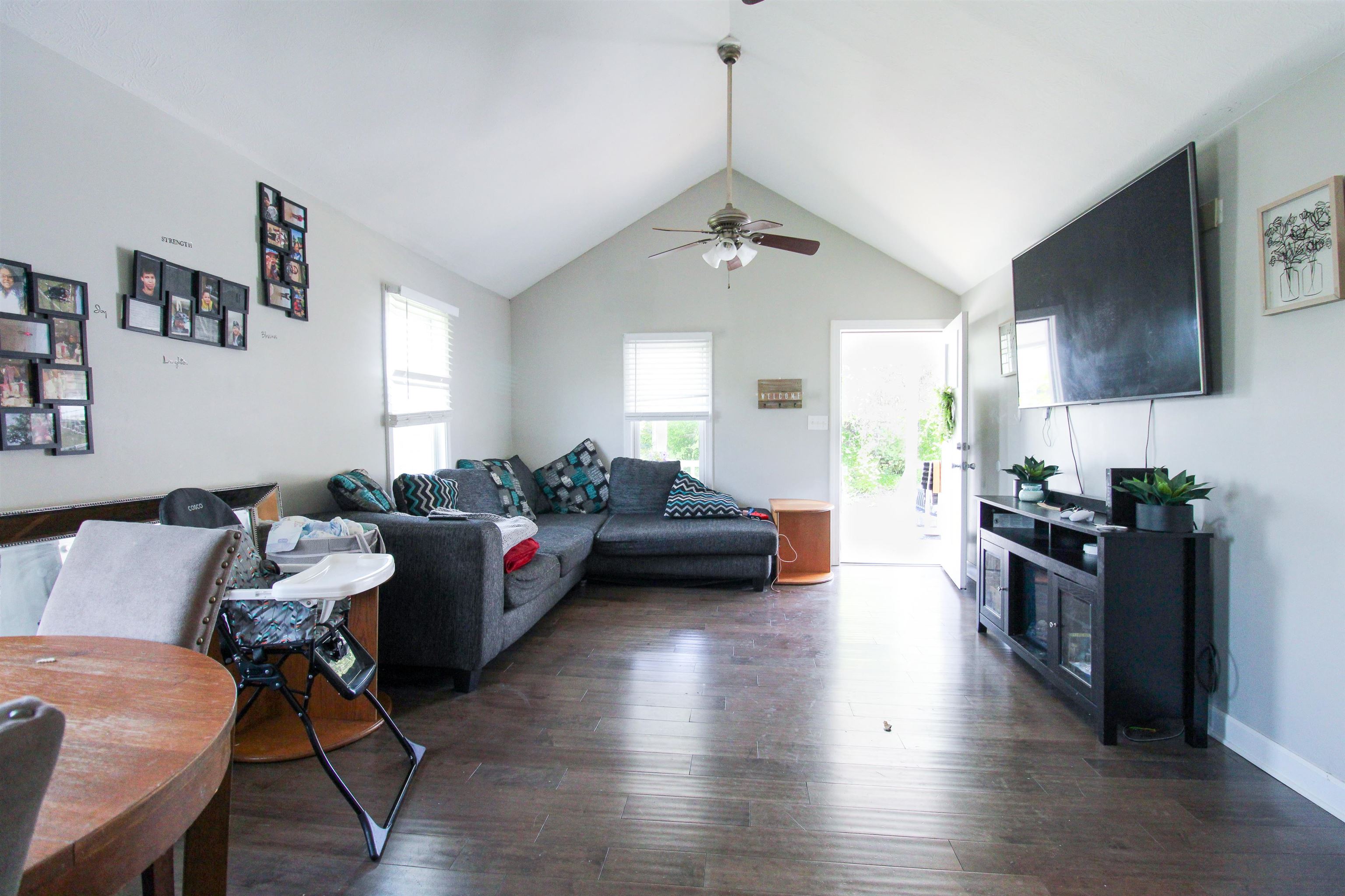 102 EAST AVE, STAUNTON, Virginia 24401, 2 Bedrooms Bedrooms, ,1 BathroomBathrooms,Residential,102 EAST AVE,676940 MLS # 676940
