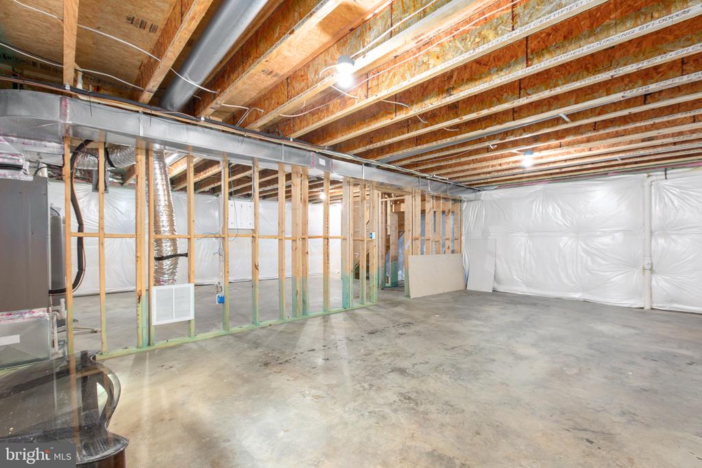 2518 REGENCY DR, FREDERICKSBURG, Virginia 22408, 4 Bedrooms Bedrooms, ,2 BathroomsBathrooms,Residential,2518 REGENCY DR,VASP2040568 MLS # VASP2040568