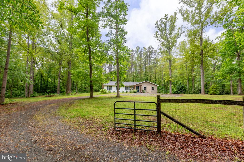 4281 BEAR BUG LN, BEALETON, Virginia 22712, 3 Bedrooms Bedrooms, ,2 BathroomsBathrooms,Residential,4281 BEAR BUG LN,VAFQ2021838 MLS # VAFQ2021838